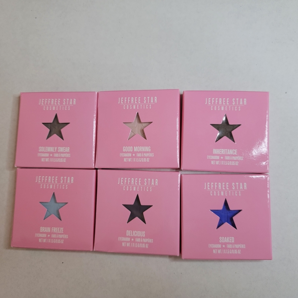 Single pod eyeshadows
